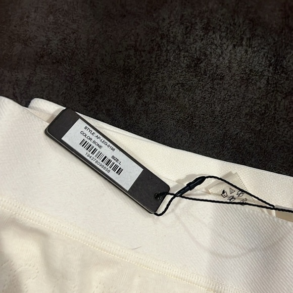 Skims Logo Pointelle Legging - Picture 2 of 4